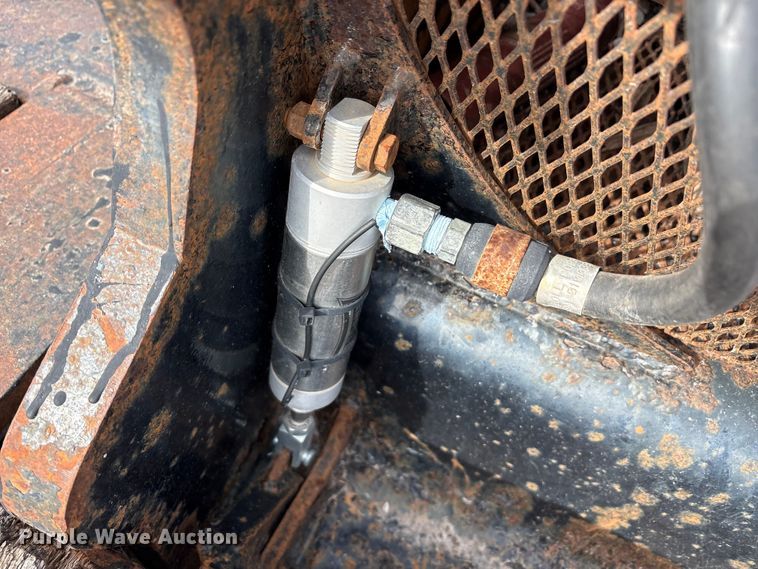 image for item EU0370 2008 Landoll Corporation double drop deck equipment trailer