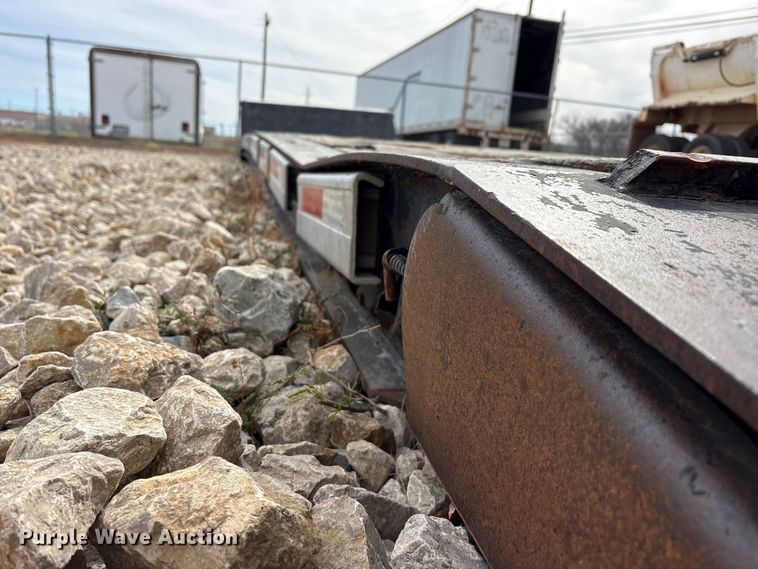 image for item EU0370 2008 Landoll Corporation double drop deck equipment trailer