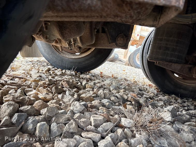 image for item EU0370 2008 Landoll Corporation double drop deck equipment trailer