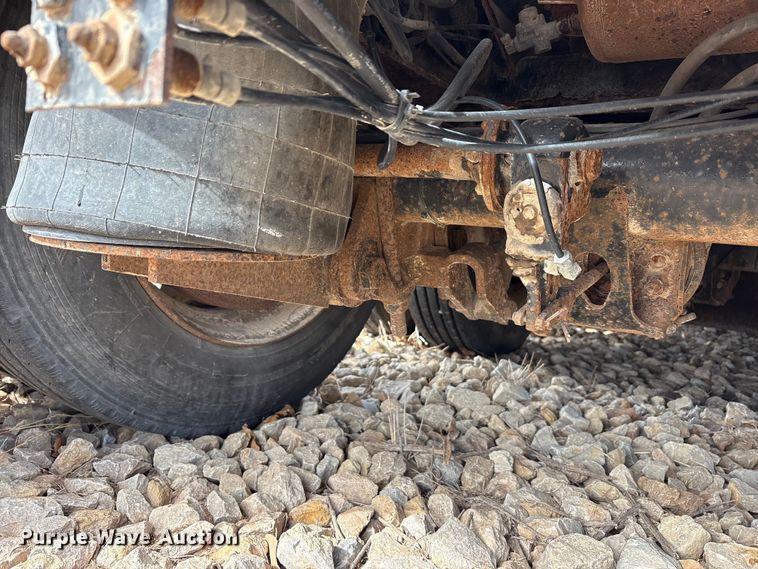 image for item EU0370 2008 Landoll Corporation double drop deck equipment trailer