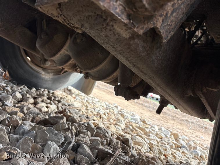 image for item EU0370 2008 Landoll Corporation double drop deck equipment trailer