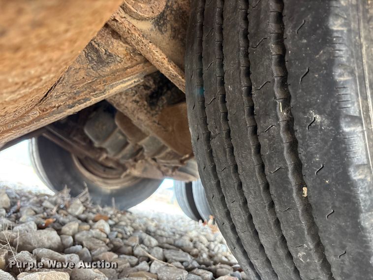 image for item EU0370 2008 Landoll Corporation double drop deck equipment trailer