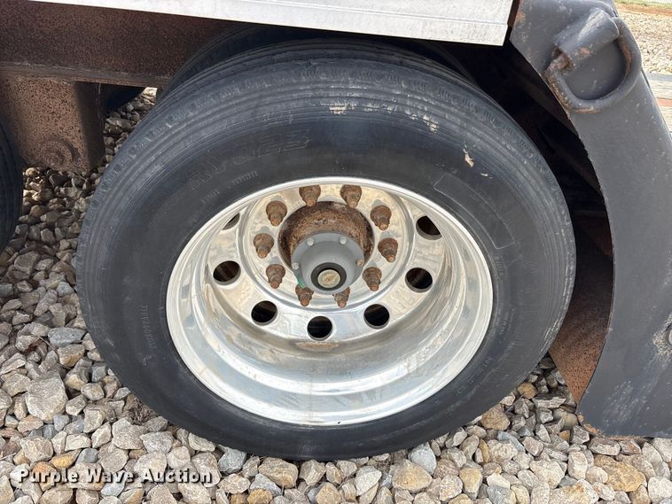 image for item EU0370 2008 Landoll Corporation double drop deck equipment trailer