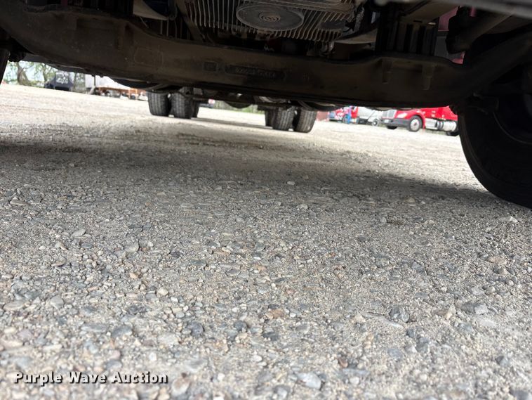 image for item EU0450 2019 Kenworth T680 semi truck