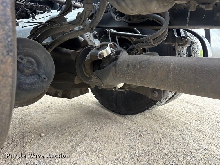 image for item EU0450 2019 Kenworth T680 semi truck