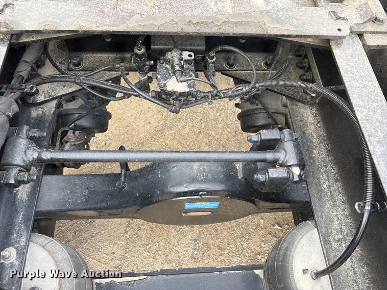 image for item EU0450 2019 Kenworth T680 semi truck