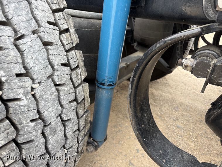 image for item EU0450 2019 Kenworth T680 semi truck