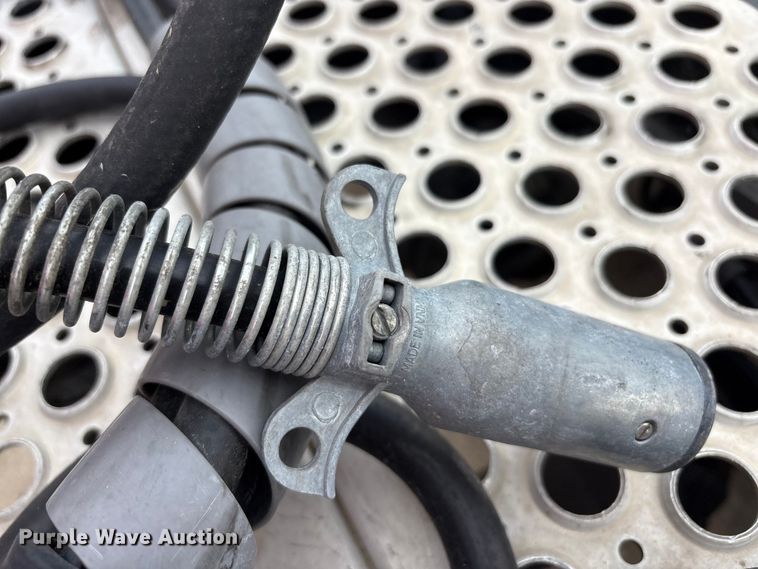 image for item EU0450 2019 Kenworth T680 semi truck