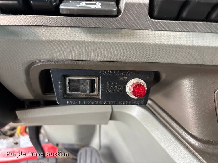 image for item EU0450 2019 Kenworth T680 semi truck