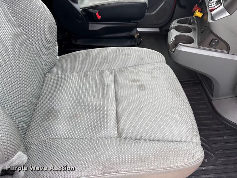 image for item EU0450 2019 Kenworth T680 semi truck