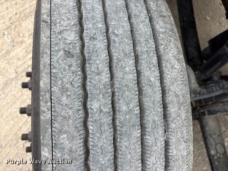 image for item EU0450 2019 Kenworth T680 semi truck