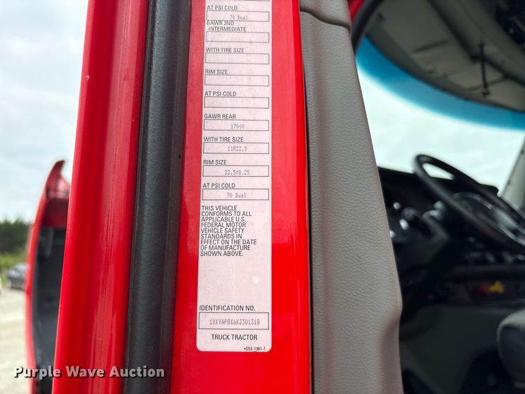 image for item EU0450 2019 Kenworth T680 semi truck