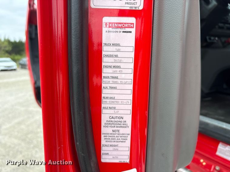 image for item EU0450 2019 Kenworth T680 semi truck