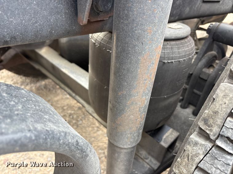 image for item EU0451 2020 Kenworth T680 semi truck