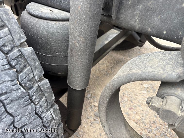 image for item EU0451 2020 Kenworth T680 semi truck