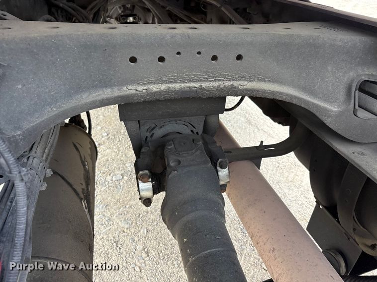 image for item EU0451 2020 Kenworth T680 semi truck