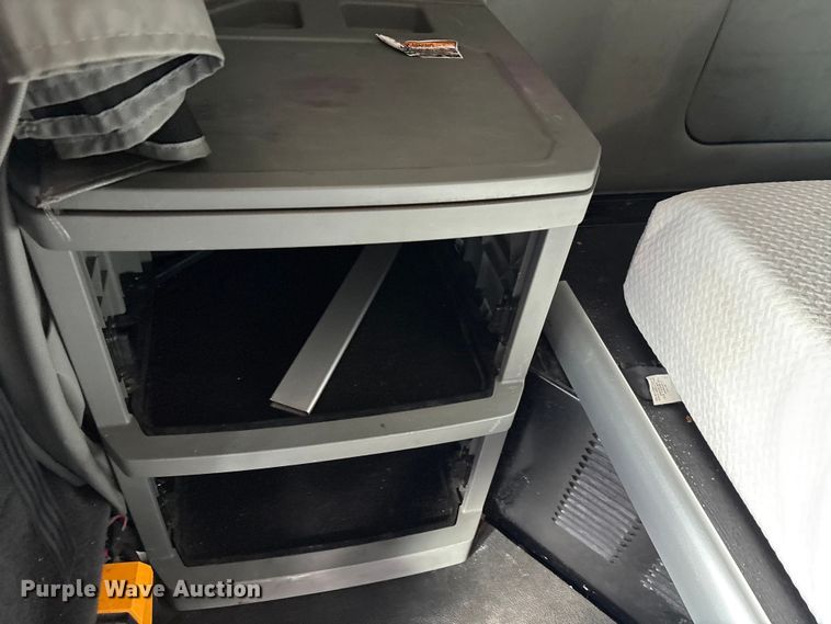 image for item EU0451 2020 Kenworth T680 semi truck