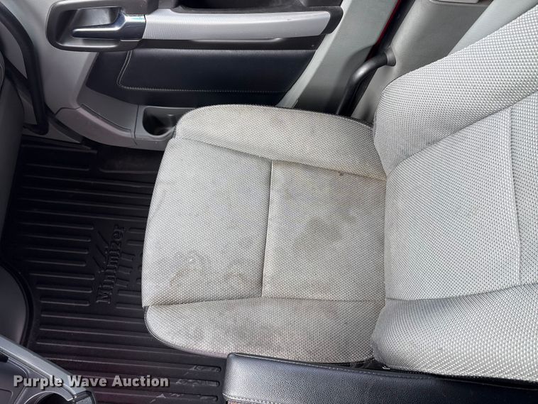 image for item EU0451 2020 Kenworth T680 semi truck