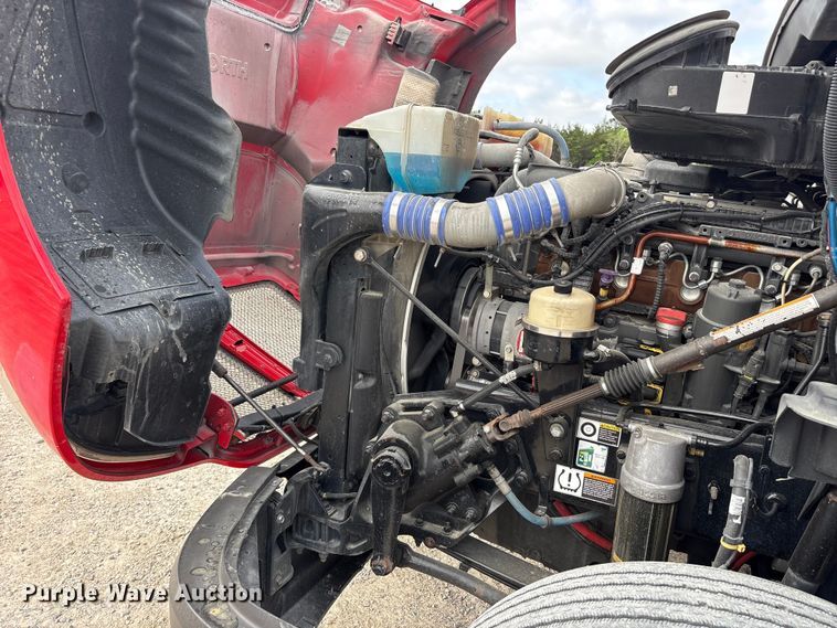 image for item EU0451 2020 Kenworth T680 semi truck