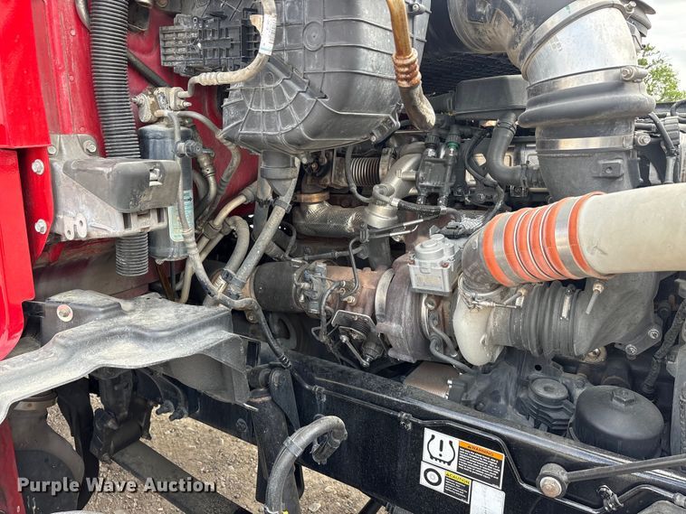 image for item EU0451 2020 Kenworth T680 semi truck