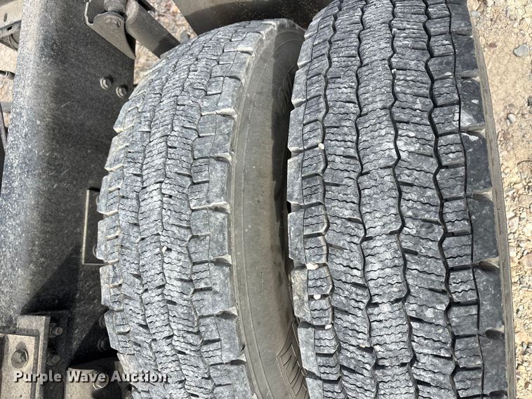 image for item EU0451 2020 Kenworth T680 semi truck