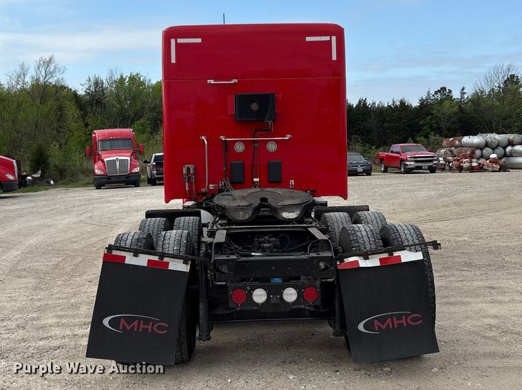 image for item EU0452 2020 Kenworth T680 semi truck