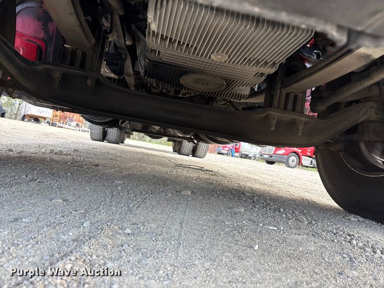 image for item EU0452 2020 Kenworth T680 semi truck