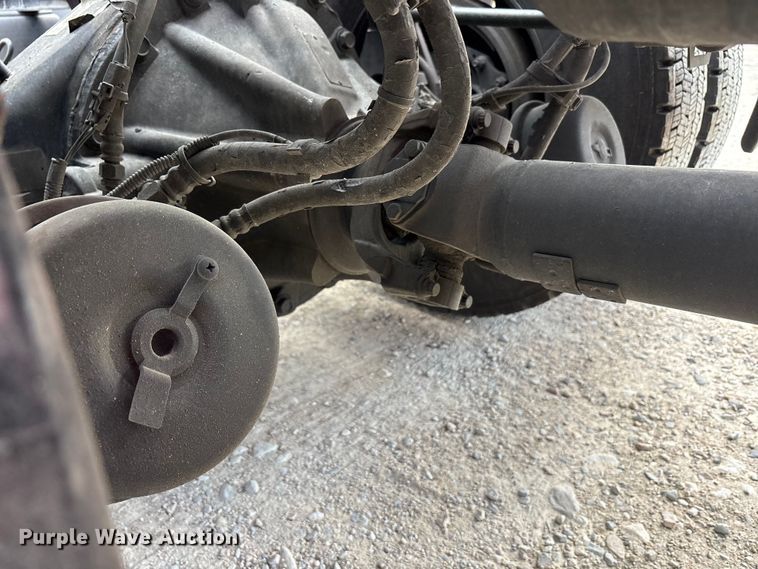 image for item EU0452 2020 Kenworth T680 semi truck