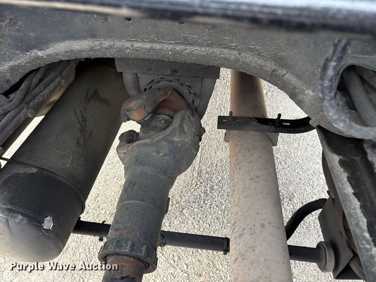 image for item EU0452 2020 Kenworth T680 semi truck