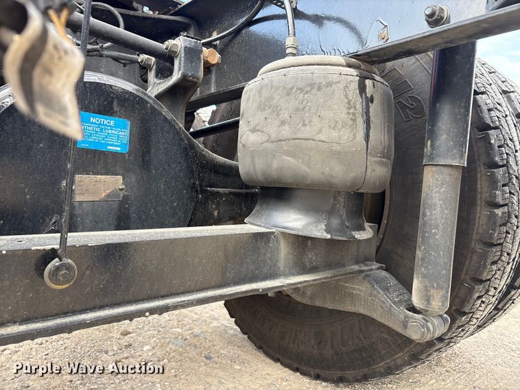 image for item EU0452 2020 Kenworth T680 semi truck