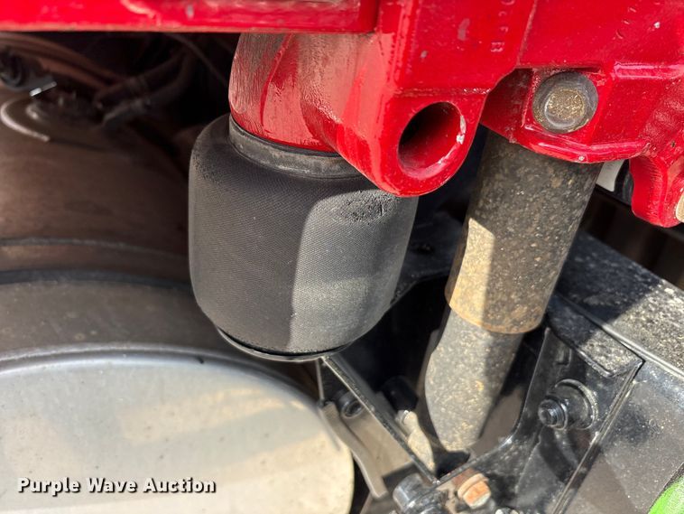 image for item EU0452 2020 Kenworth T680 semi truck