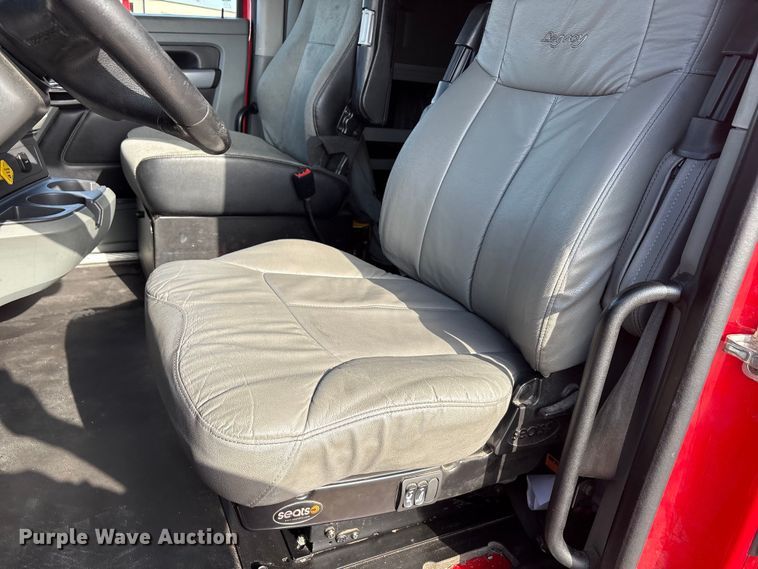 image for item EU0452 2020 Kenworth T680 semi truck