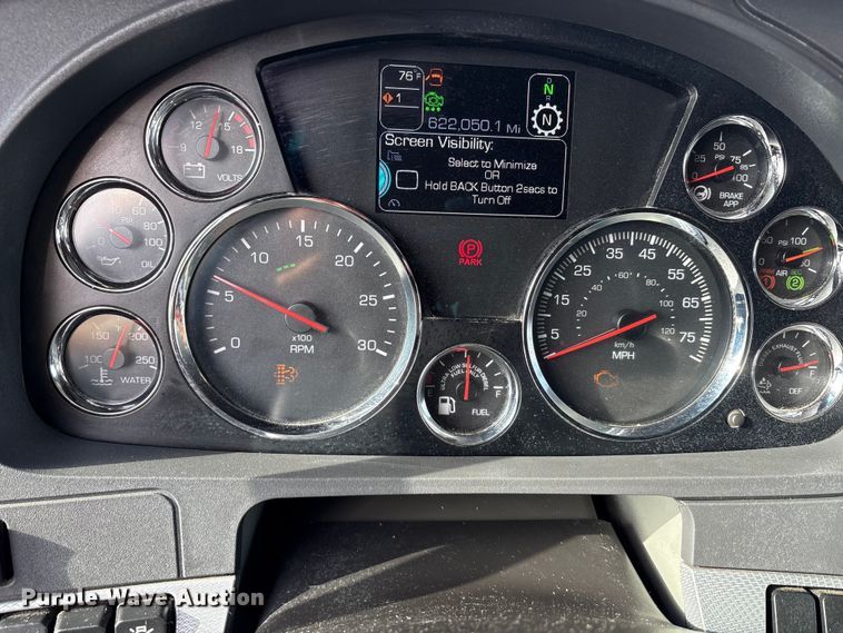 image for item EU0452 2020 Kenworth T680 semi truck