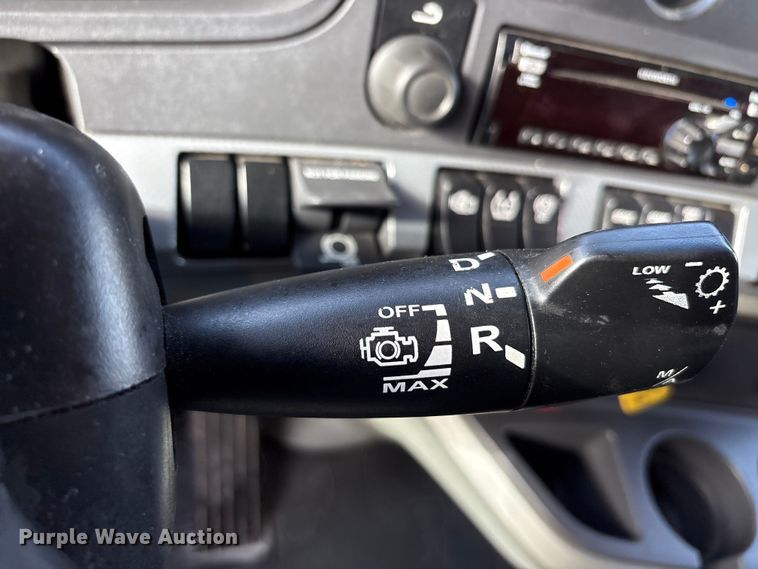 image for item EU0452 2020 Kenworth T680 semi truck