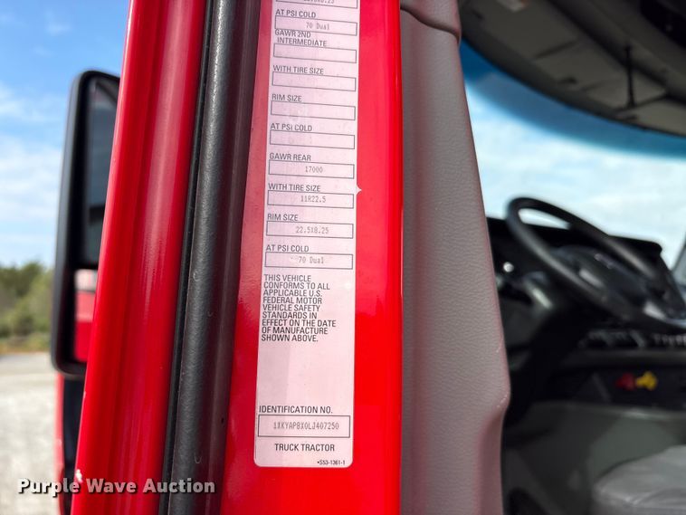 image for item EU0452 2020 Kenworth T680 semi truck