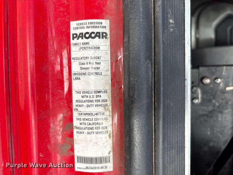 image for item EU0452 2020 Kenworth T680 semi truck