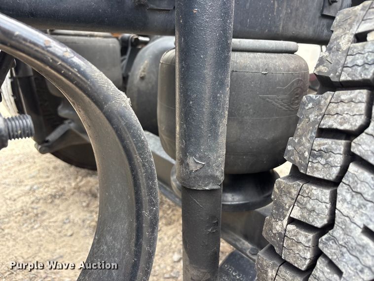 image for item EU0453 2020 Kenworth T680 semi truck