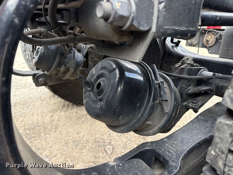 image for item EU0453 2020 Kenworth T680 semi truck