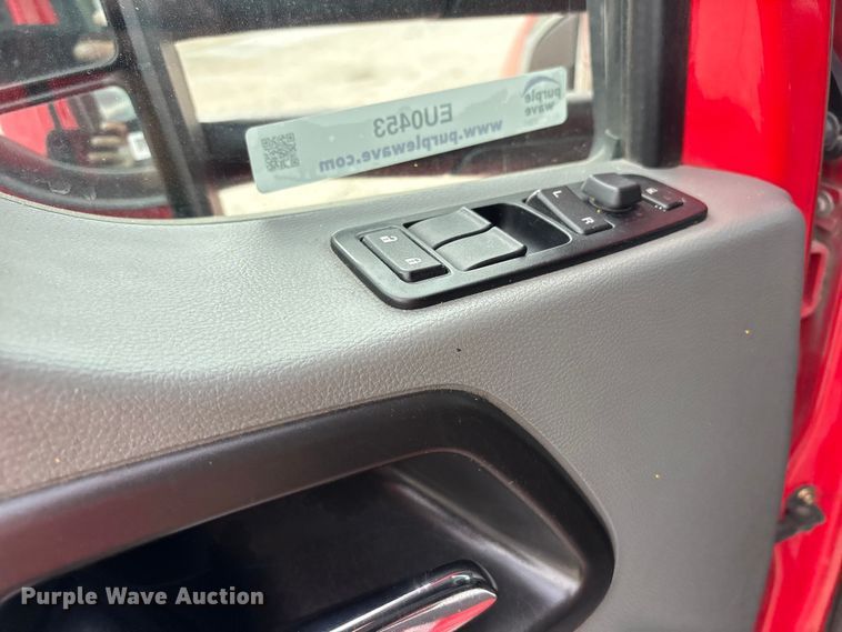 image for item EU0453 2020 Kenworth T680 semi truck