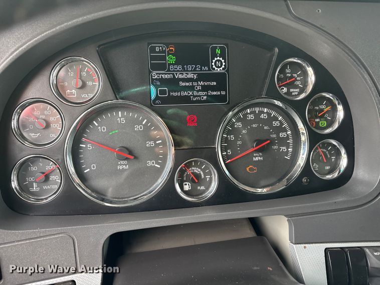 image for item EU0453 2020 Kenworth T680 semi truck