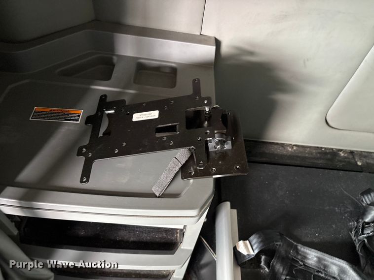 image for item EU0453 2020 Kenworth T680 semi truck