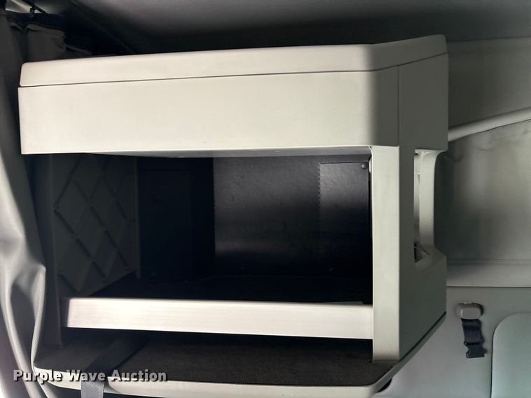 image for item EU0453 2020 Kenworth T680 semi truck