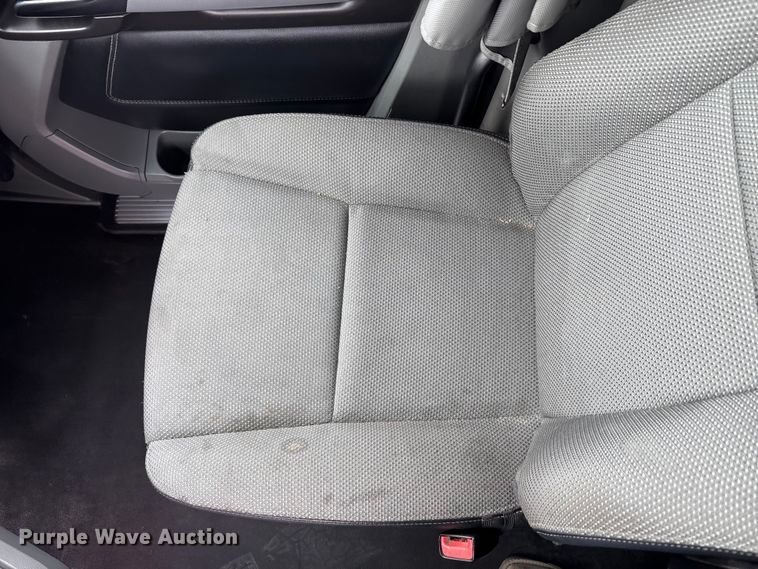 image for item EU0453 2020 Kenworth T680 semi truck