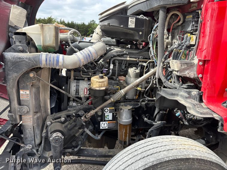 image for item EU0453 2020 Kenworth T680 semi truck