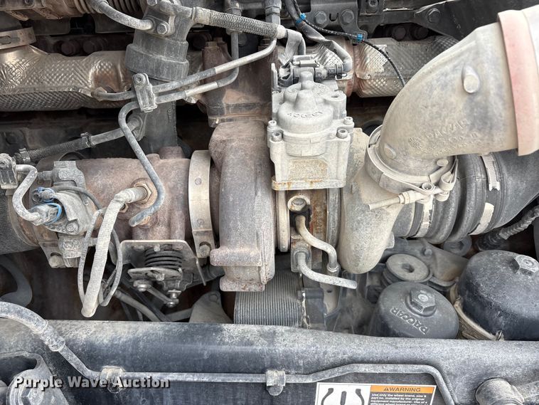 image for item EU0453 2020 Kenworth T680 semi truck