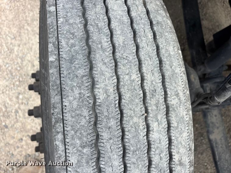 image for item EU0453 2020 Kenworth T680 semi truck