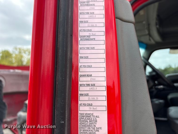 image for item EU0453 2020 Kenworth T680 semi truck