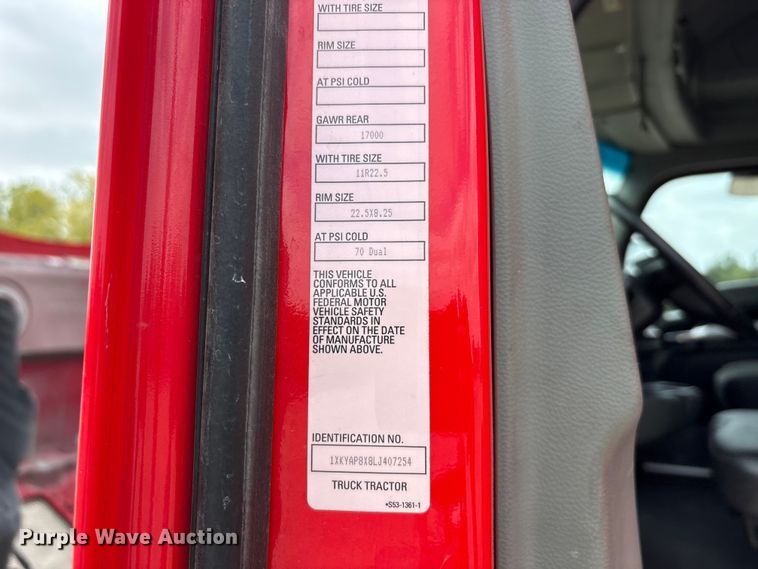 image for item EU0453 2020 Kenworth T680 semi truck