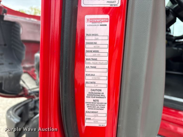 image for item EU0453 2020 Kenworth T680 semi truck