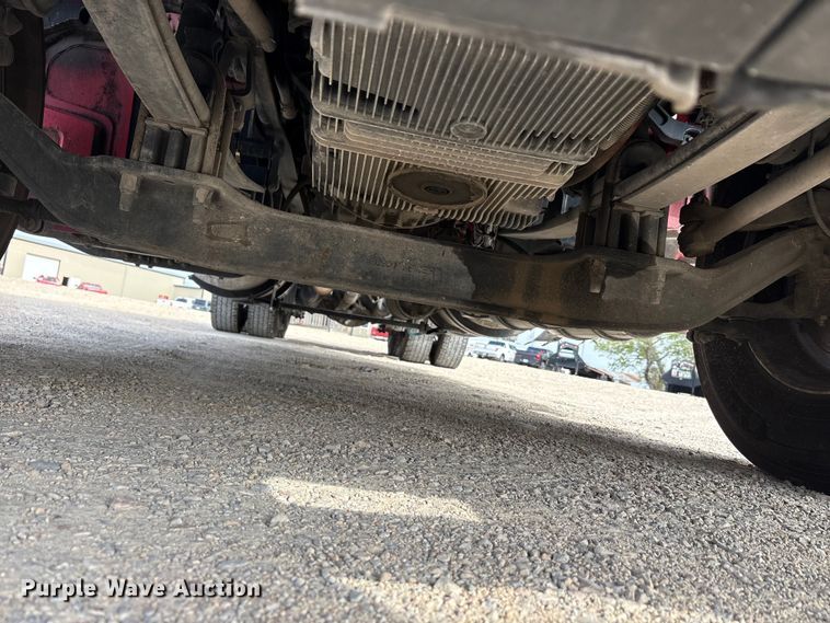 image for item EU0454 2020 Kenworth T680 semi truck